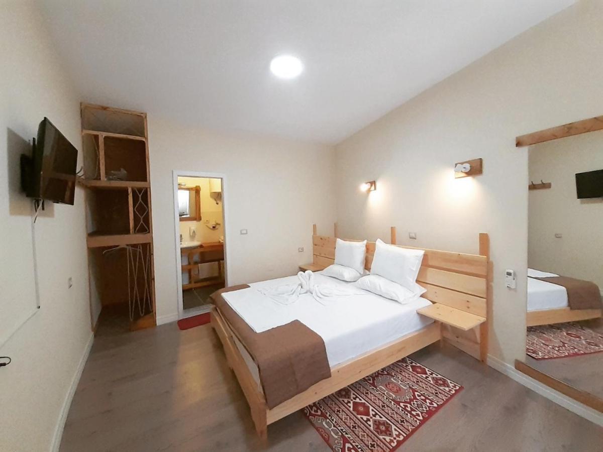 At Pikotiko'S - Korca City Rooms For Rent المظهر الخارجي الصورة