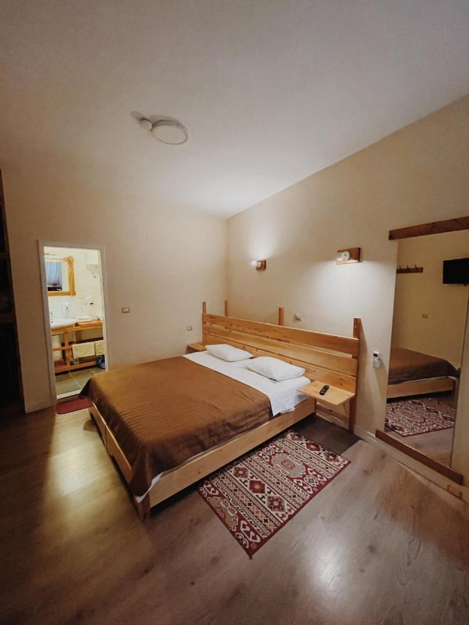 At Pikotiko'S - Korca City Rooms For Rent المظهر الخارجي الصورة