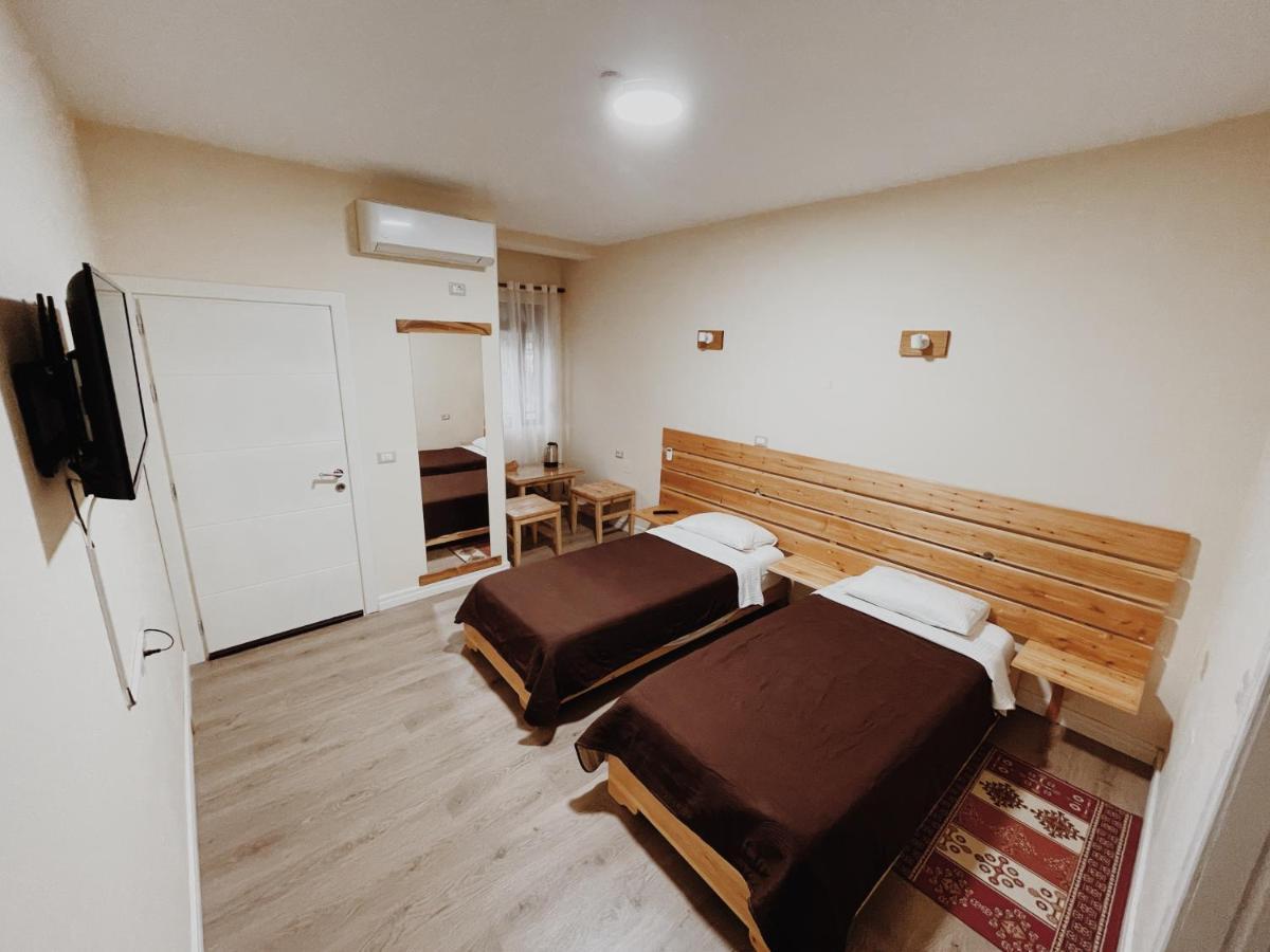 At Pikotiko'S - Korca City Rooms For Rent المظهر الخارجي الصورة