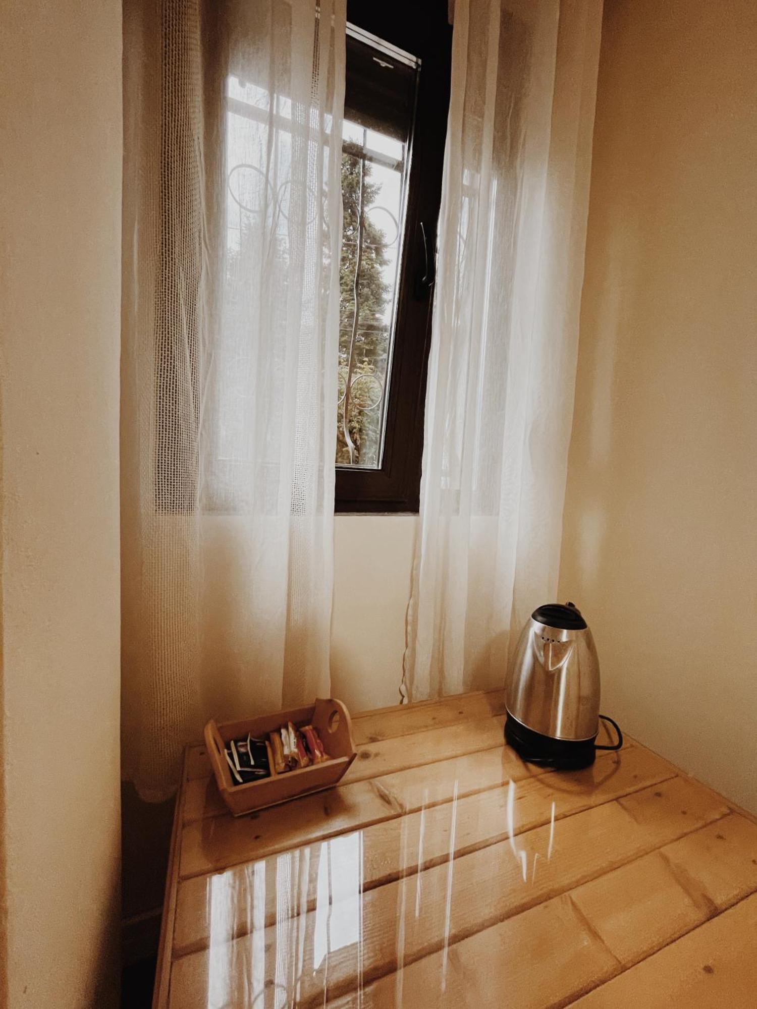At Pikotiko'S - Korca City Rooms For Rent المظهر الخارجي الصورة