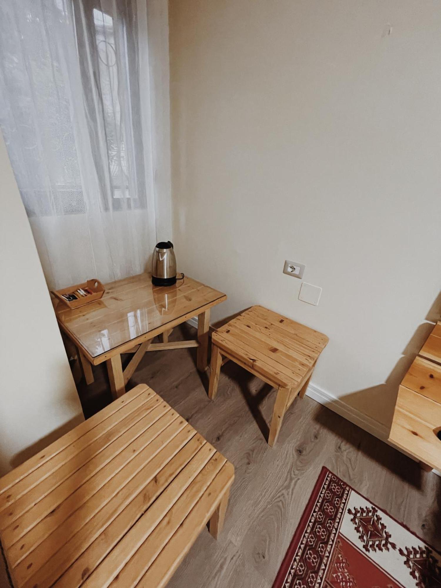 At Pikotiko'S - Korca City Rooms For Rent المظهر الخارجي الصورة