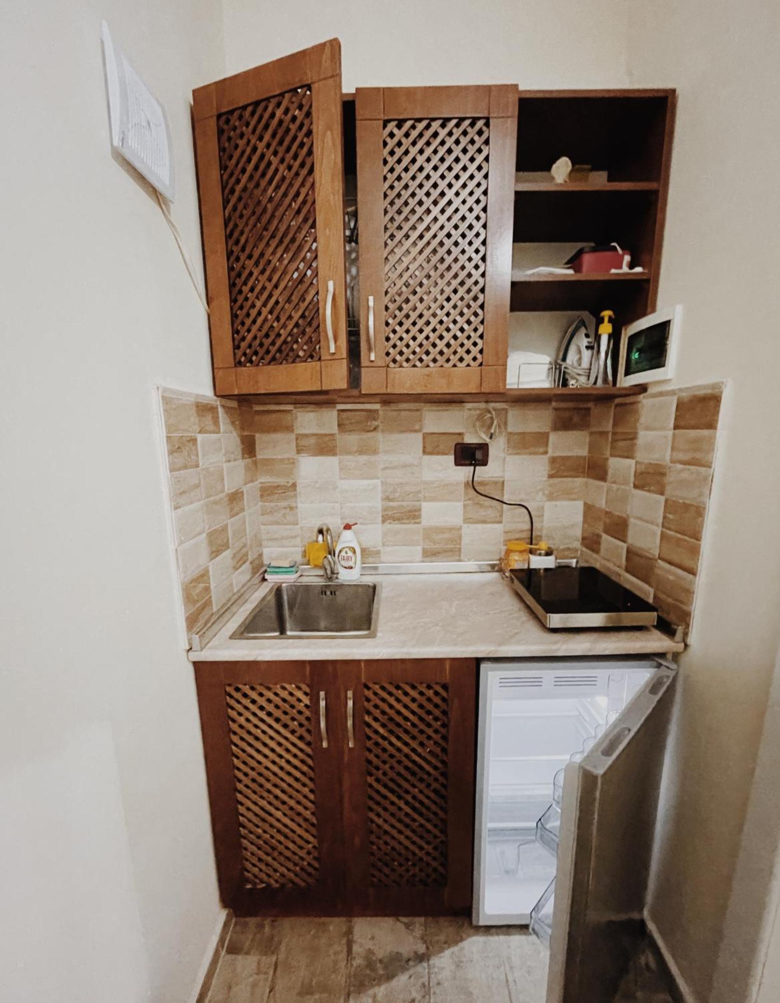At Pikotiko'S - Korca City Rooms For Rent المظهر الخارجي الصورة