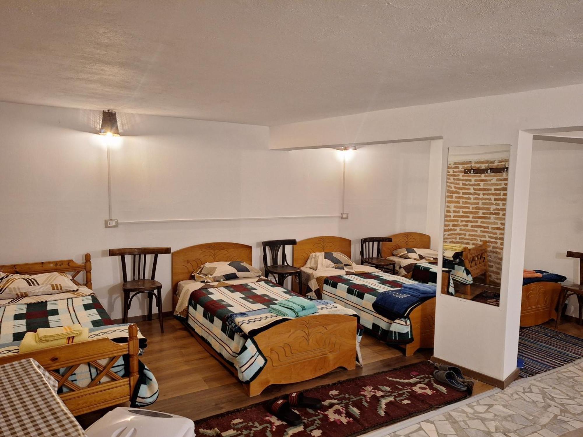 At Pikotiko'S - Korca City Rooms For Rent المظهر الخارجي الصورة